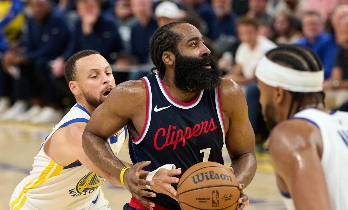 英雄联盟-加时末段体能课后，皇家马德里再遭质疑备战NBA季后赛，压力陡增，球队文化再被提及的简单介绍